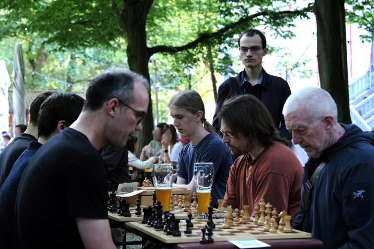 Spieler des HSK beim Training im Freien.