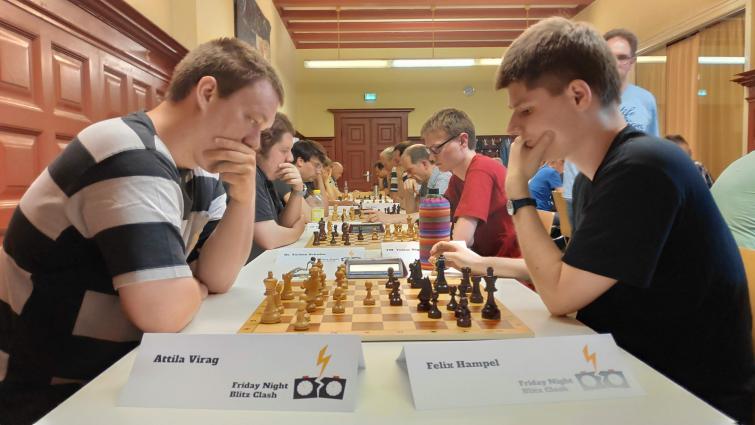 Spannende Partien beim Friday Night Blitz Clash